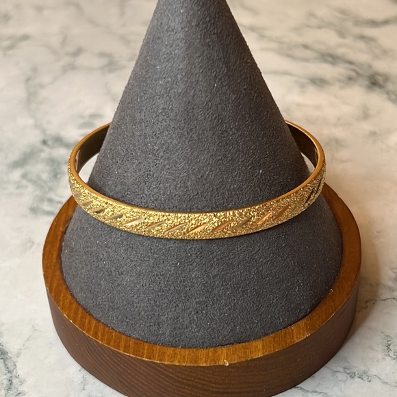 Vintage MONET Gold Bangle Bracelet - Picture 1 of 7